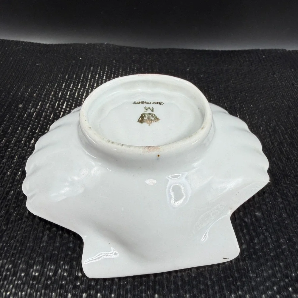 Vintage M Germany Porcelain Shell Trinket Dish Courting Couple Burgundy Gold VTG